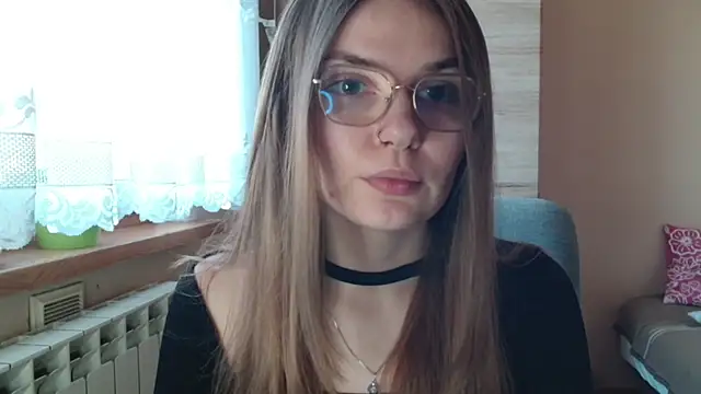 LooveELLYx online show from December 19, 7:33 am