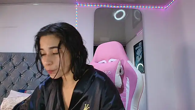 GraceWallace  online show from October 29, 11:51 pm