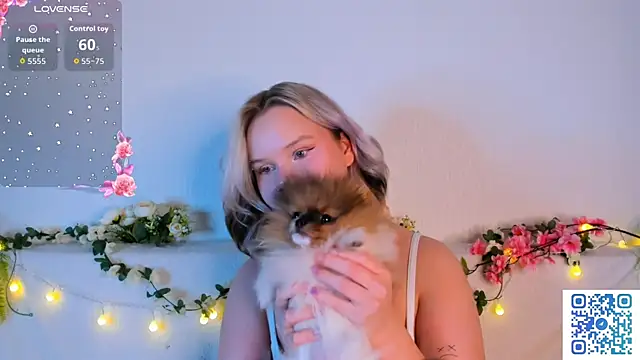 girlllsooft online show from November 8, 1:54 am