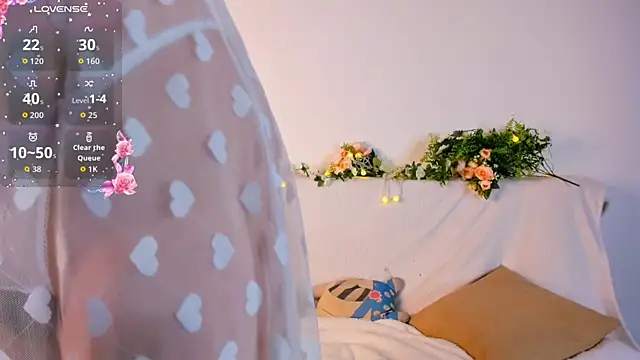 girlllsooft online show from October 2, 6:24 pm