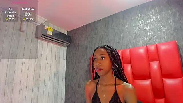 NathalyLeen online show from November 12, 10:52 pm