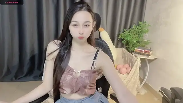 Yin-LL online show from September 28, 8:36 pm