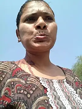 couple 71 online show from December 5, 6:24 am