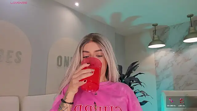 IsabellaMoreau online show from February 27, 8:52 pm