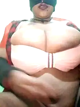 Dassing strip couple online show from February 10, 9:51 pm