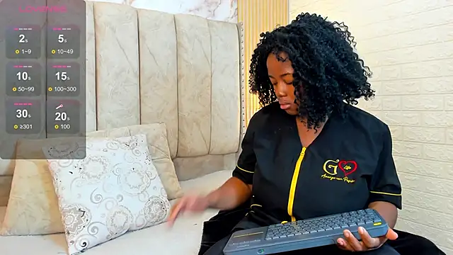 Snapshot of kiarazafira chatting on September 23, 10:57 am kiarazafira online show from September 23, 10:57 am