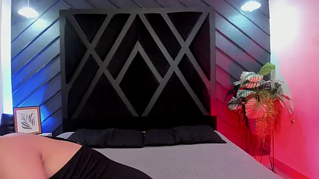 zoe martins  online show from December 22, 5:27 pm