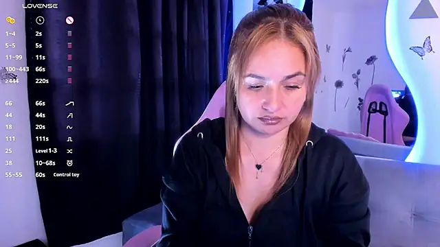 luciamature  online show from October 22, 10:04 pm