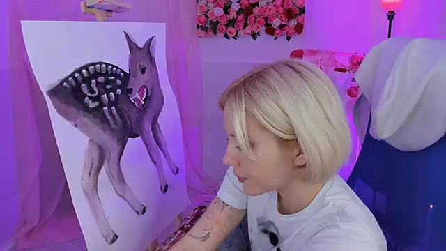 Snapshot of AuroraWrenfield chatting on October 28, 11:05 am AuroraWrenfield online show from October 28, 11:05 am