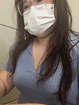 Snapshot of ariel_613 chatting on October 3, 4:50 am ariel 613 online show from October 3, 4:50 am