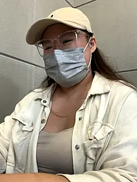 Snapshot of ariel_613 chatting on October 15, 10:07 am ariel 613 online show from October 15, 10:07 am