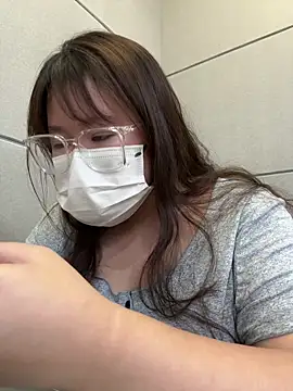 Snapshot of ariel_613 chatting on October 16, 10:40 am ariel 613 online show from October 16, 10:40 am