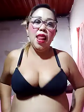 Snapshot of shaktisub_ chatting on October 4, 10:58 pm shaktisub  online show from October 4, 10:58 pm