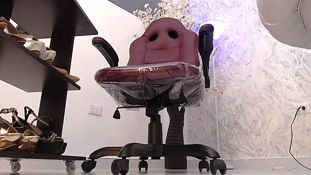 aura sanders1 online show from February 12, 12:07 pm