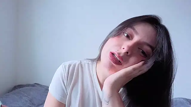 Snapshot of MiaKimky chatting on October 22, 4:56 pm MiaKimky online show from October 22, 4:56 pm