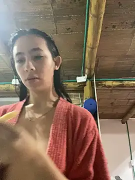 Snapshot of juliie_star chatting on October 21, 1:37 pm juliie star online show from October 21, 1:37 pm