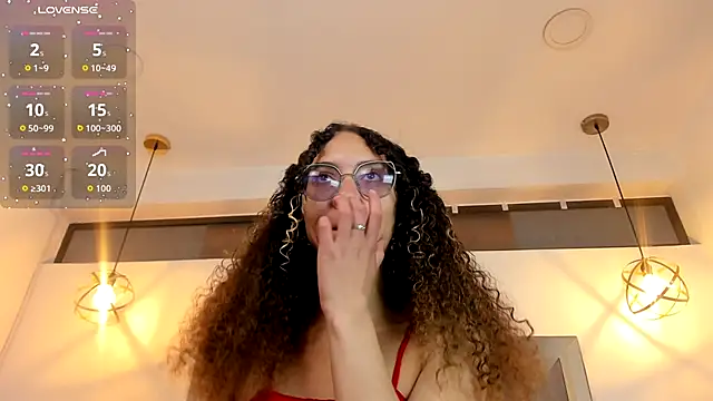 Hanna Cornee  online show from October 23, 1:39 pm