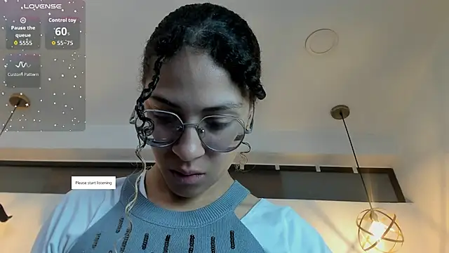 Snapshot of Hanna_Cornee_ chatting on October 22, 1:38 pm Hanna Cornee online show from October 22, 1:38 pm