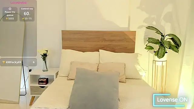 Lea Joness online show from October 9, 2:26 am