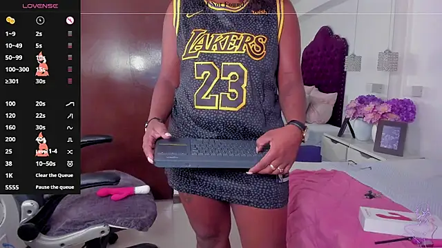 darle volant online show from October 13, 8:33 pm