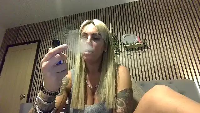 poppyinga1 online show from February 10, 8:01 pm