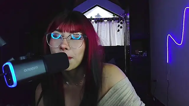 Shisuku Sophi online show from October 24, 9:11 pm