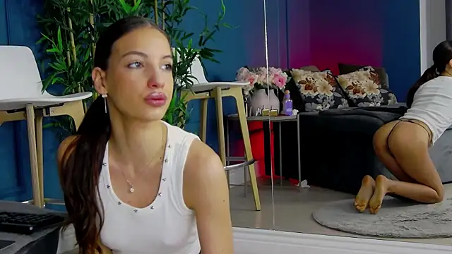 KimmDaviss online show from December 3, 6:38 am