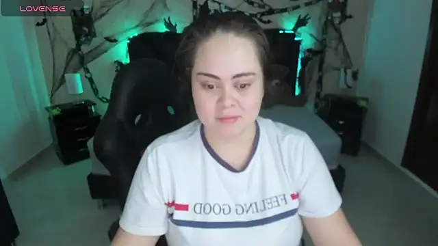 LolaVillalobos online show from October 29, 11:25 am