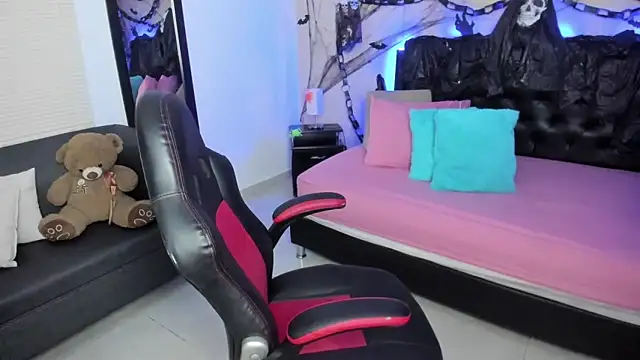 LolaVillalobos online show from October 25, 7:21 pm