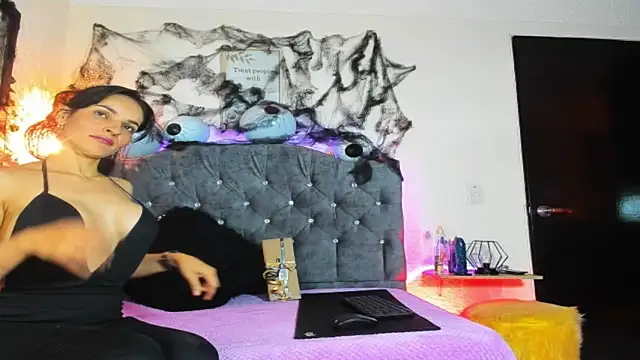 karol rose online show from October 5, 1:21 am