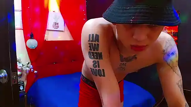 luccasbigcock online show from September 25, 11:02 pm