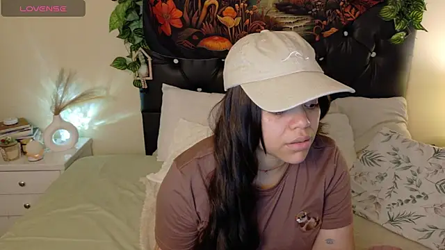 Snapshot of Amanda_sweet chatting on October 14, 1:35 pm Amanda sweet online show from October 14, 1:35 pm