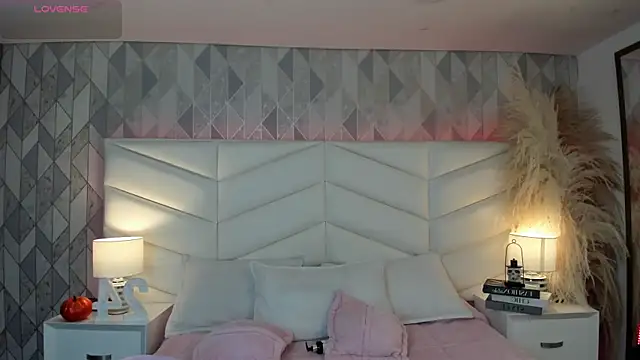 victoria   jonnes online show from October 8, 11:47 am