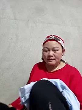 yoowwmr online show from December 5, 2:00 am