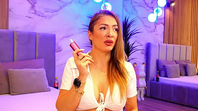 Izabellle02 online show from January 17, 6:32 am