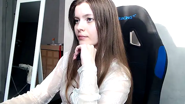 cute elfy  online show from October 4, 2:11 pm