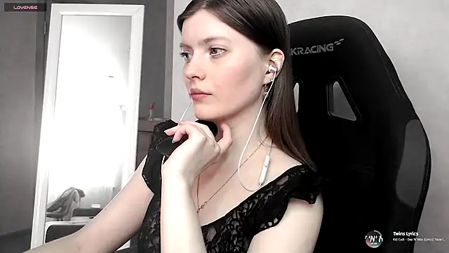 cute elfy  online show from September 15, 2:03 pm