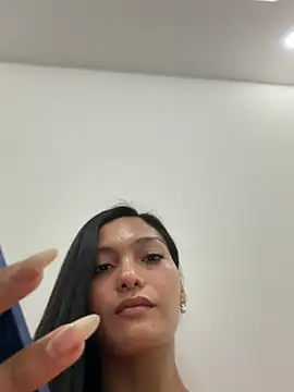 AlexandraYsabella online show from February 6, 7:01 am