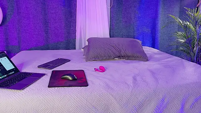 BeccaReedd online show from September 24, 3:16 am