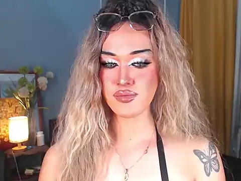 AleinaCroft online show from October 31, 3:49 pm