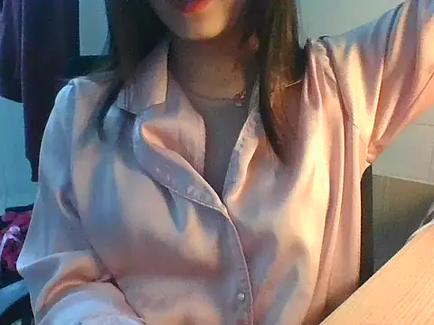 Linzly online show from November 15, 4:52 pm