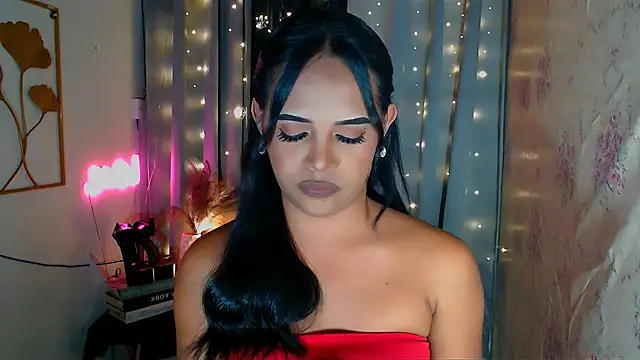 Lorainnelustts online show from February 14, 2:30 pm