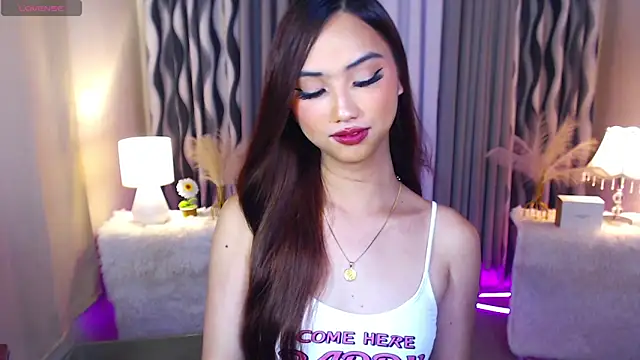 Kiah Wyatt online show from November 6, 5:46 am