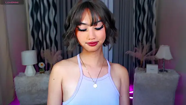 Kiah Wyatt online show from November 7, 5:46 am