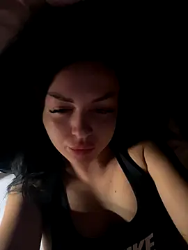 KenyaCruz online show from October 5, 8:25 pm