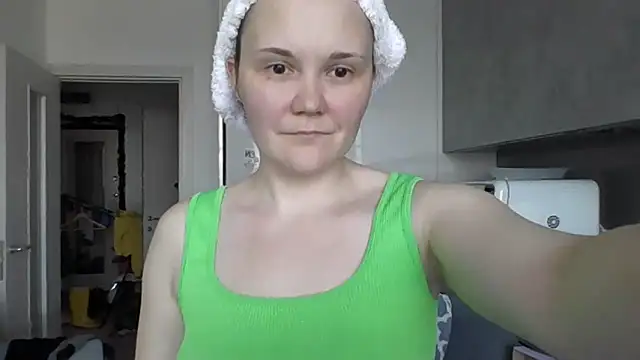 Qaynii online show from November 1, 9:46 am