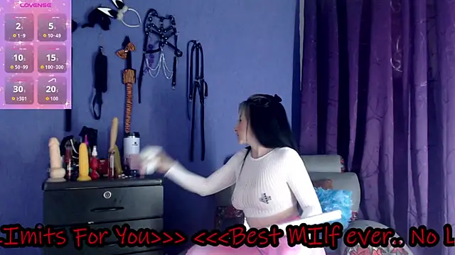 angierot2025 online show from February 13, 9:38 pm