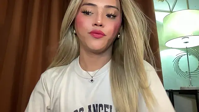 calimonroe online show from October 6, 3:34 am