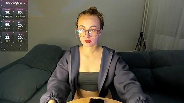 MewStella online show from October 1, 9:09 pm