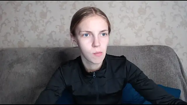 HitGyrl online show from October 8, 1:21 am